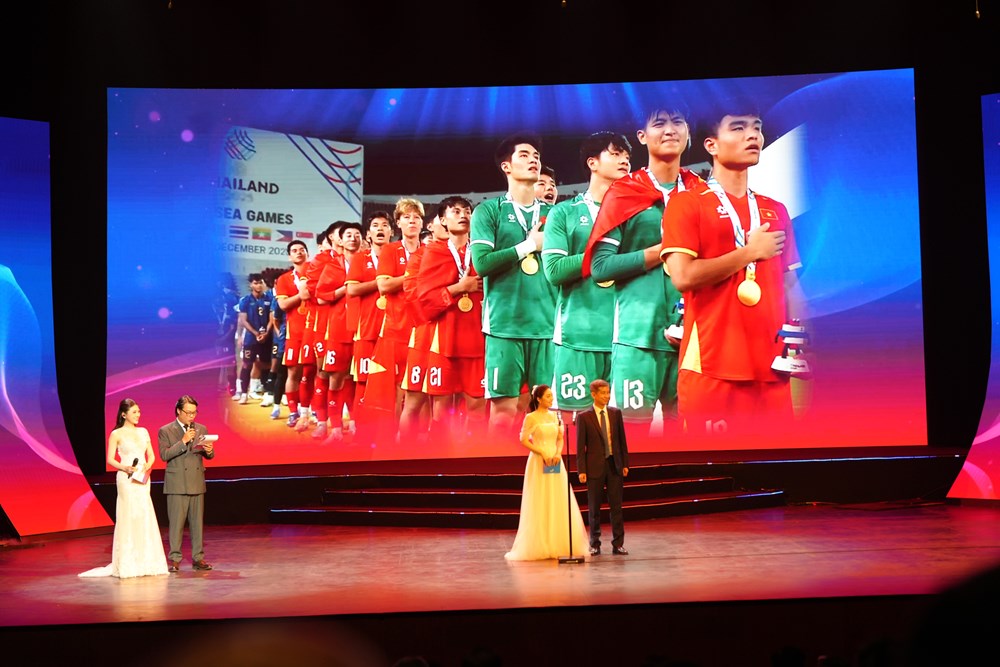 Đình Bắc và U22 Việt Nam được vinh danh tại Cúp Chiến thắng 2025 - ảnh 1