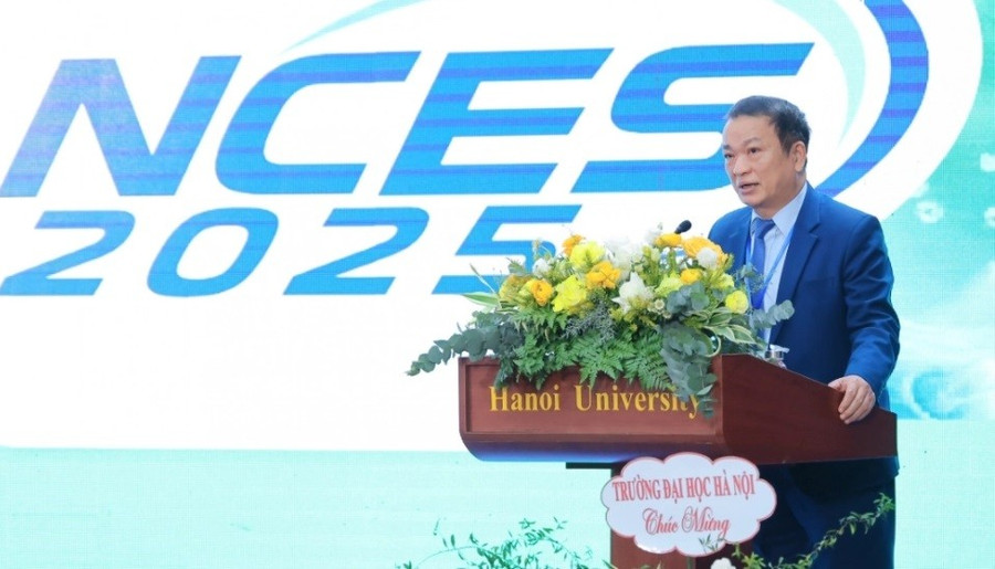 GS.TS Phạm Hồng Quang. Ảnh: HANU phat-trien-toan-dien-con-nguoi2.jpg