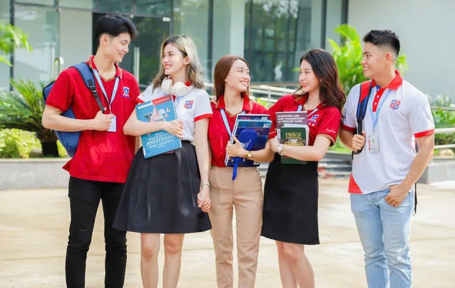 Sinh viên Trường Đại học Nguyễn Tất Thành. Ảnh: NTCC