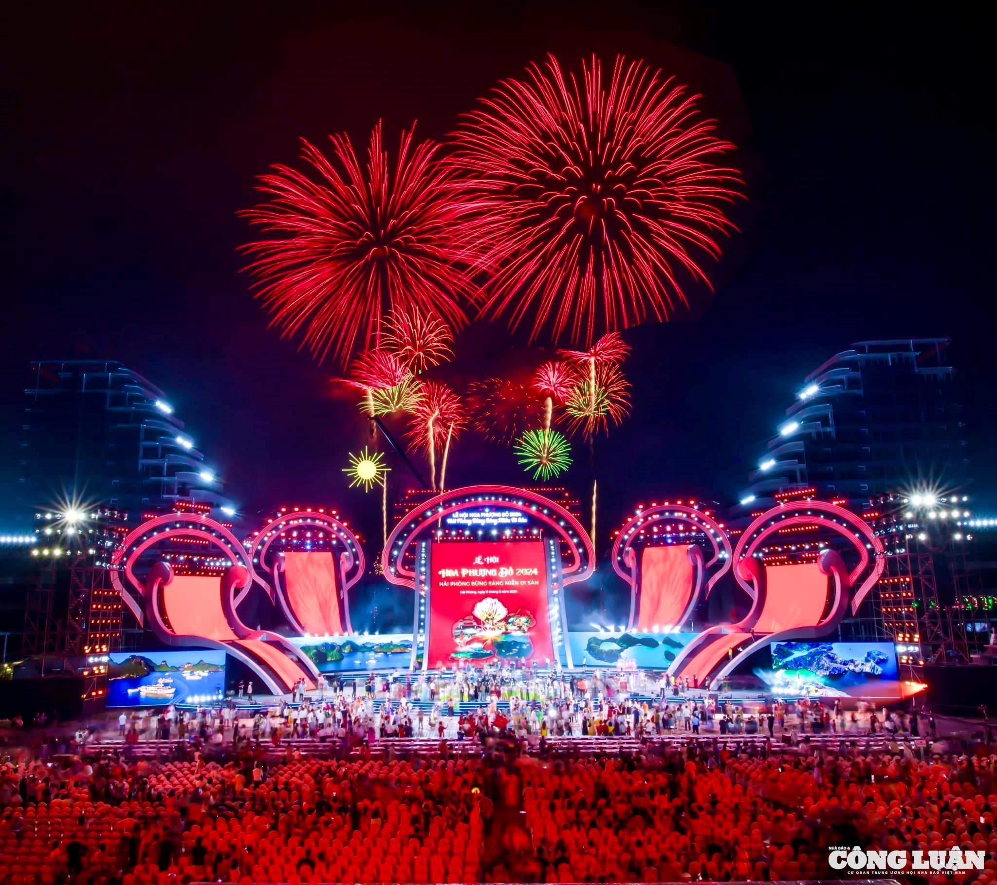 Đêm nghệ thuật tại lễ hội Hoa Phượng đỏ năm 2024