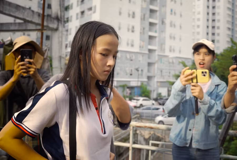 Sự phán xét không tha ai, ngay cả với một đứa trẻ con gái tài xế Hùng. du-an-phim-anh-hung-long-tot-truoc-lan-ran-2.png