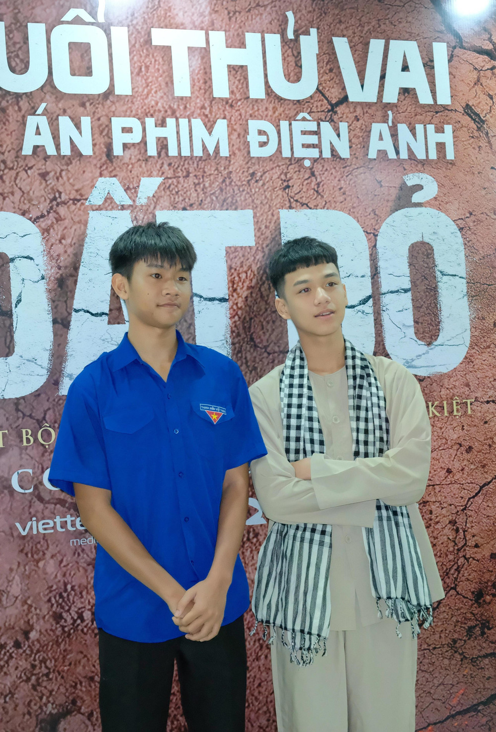 Hạo Khang và Kỳ Phong - bộ đôi diễn viên đảm nhận vai An và Cò của 'Đất rừng phương Nam' hội ngộ tại buổi casting phim điện ảnh 'Đất đỏ'. Ảnh: NSX datdo5.jpg