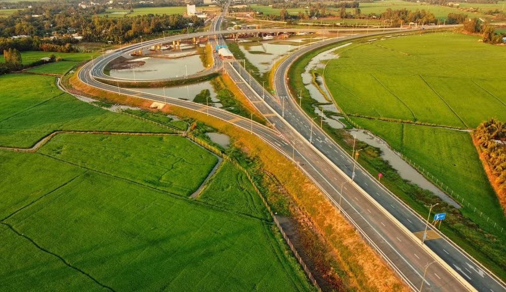 Rà soát, hoàn thiện đề xuất đầu tư mở rộng tuyến Cao Lãnh - Lộ Tẻ và Lộ Tẻ - Rạch Sỏi với chiều dài hơn 80km. Ảnh minh họa. cao-toc-lo-te.png