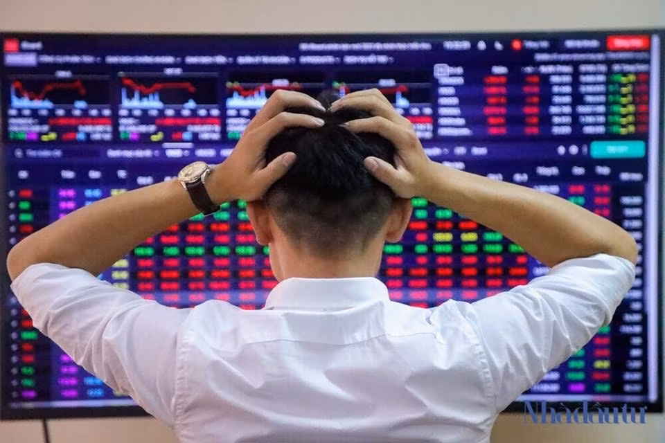 Công ty cổ phần Chứng khoán Kiến Thiết Việt Nam đánh giá, áp lực bán của chứng khoán vẫn chiếm ưu thế và xu hướng điều chỉnh có thể chưa kết thúc. Ảnh: TL. chung-khoan-hom-nay-.jpeg