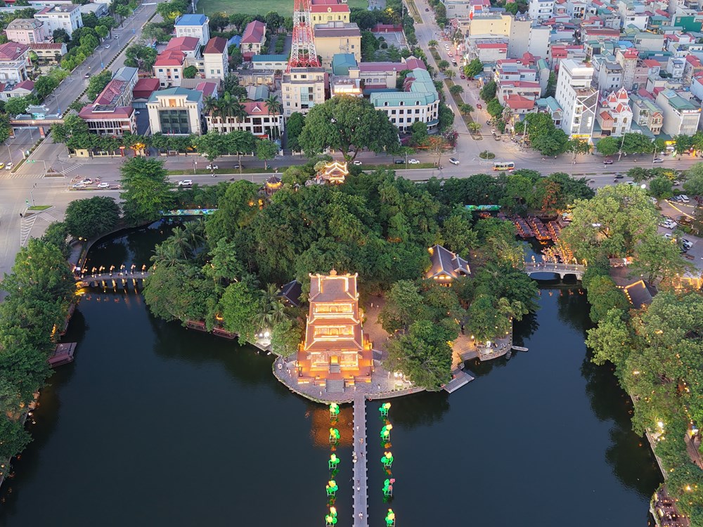 Ninh Bình: Điểm check-in siêu “hot” ngắm toàn cảnh Phố cổ Hoa Lư - ảnh 1