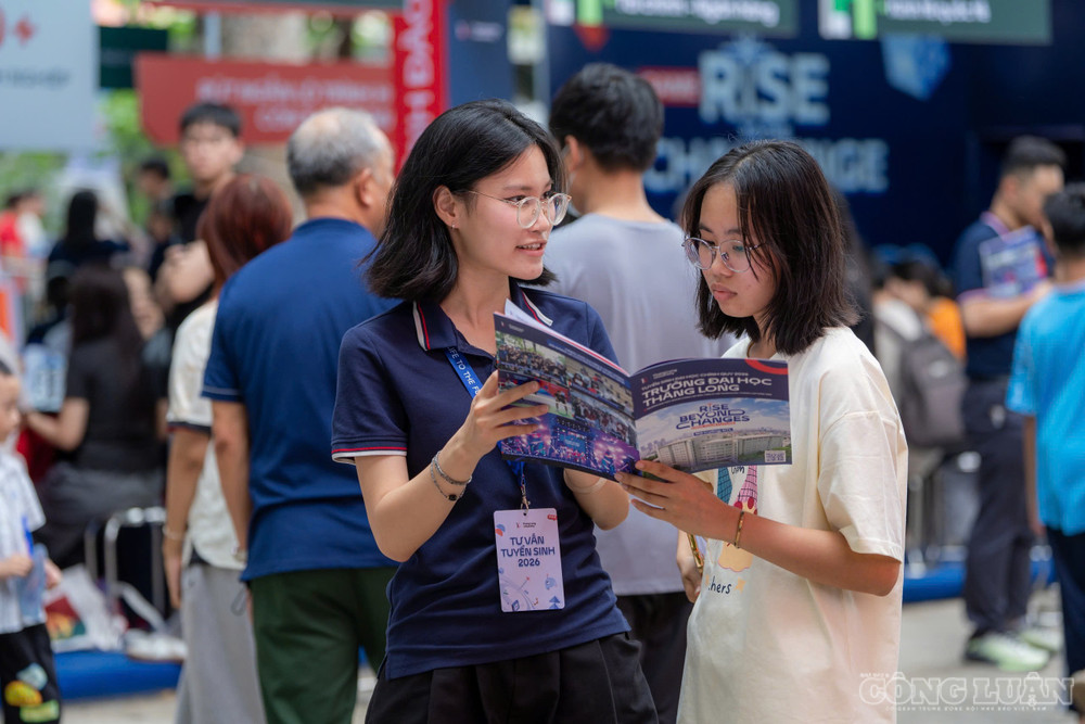 Các chuyên gia cho rằng việc dạy và học ngoại ngữ cần chuyển từ mục tiêu thi lấy chứng chỉ sang sử dụng ngoại ngữ trong học tập, nghiên cứu và làm việc. clo_br_z8018884701290-ce6720e73f3498c4f7879f5d73cf7a36.jpg
