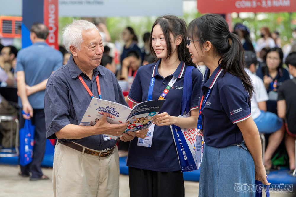 GS.TSKH Hà Huy Khoái, Viện trưởng Viện Toán học và Khoa học ứng dụng Thăng Long. clo_br_z8018883550521-57539610f1a602e3a803b8928b5e8587.jpg