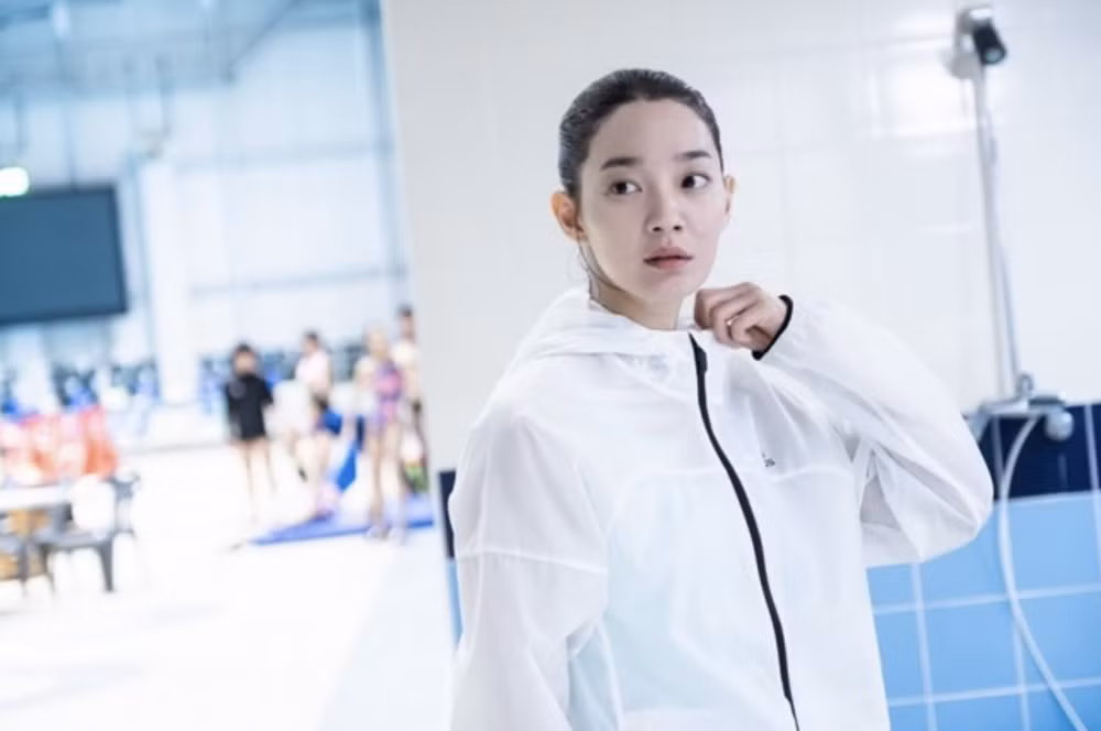 Nữ diễn viên Shin Min Ah trong phim “Hào quang đánh cắp”. Ảnh: Lotte cung cấp anh-man-hinh-2026-07-09-luc-222854.png