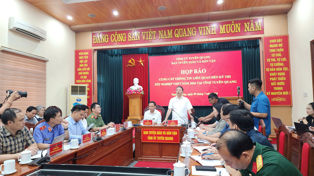 Vụ 146 điểm 10 môn Toán tại Tuyên Quang, khởi tố thêm nữ Hiệu phó cùng hai người liên quan quang-canh-buoi-hop-bao.jpg
