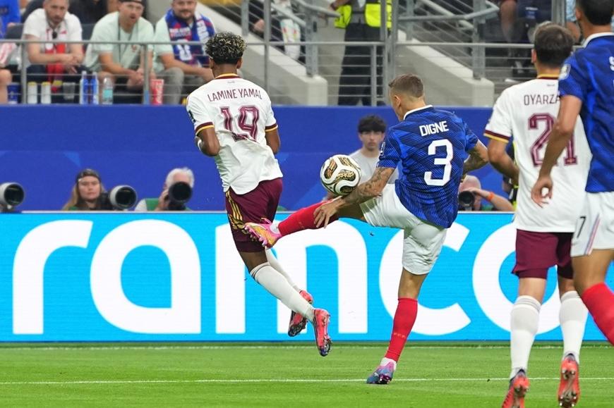 Tây Ban Nha 2-0 Pháp: Yamal quá xuất sắc, Rodri như bức tường thành