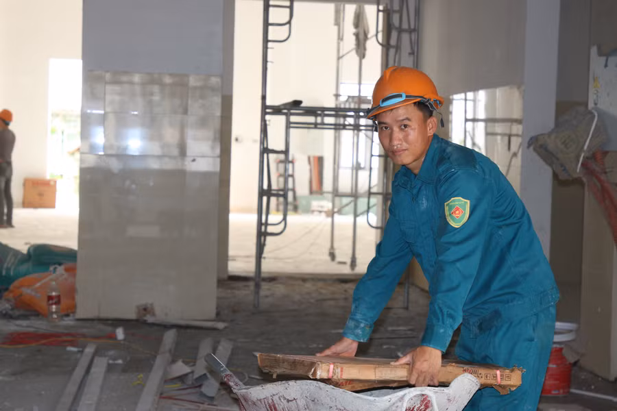 Anh Lê Thành Đạt, dân quân tự vệ xã Ea Kar. (Ảnh: Thế Hùng) img-0167.jpg