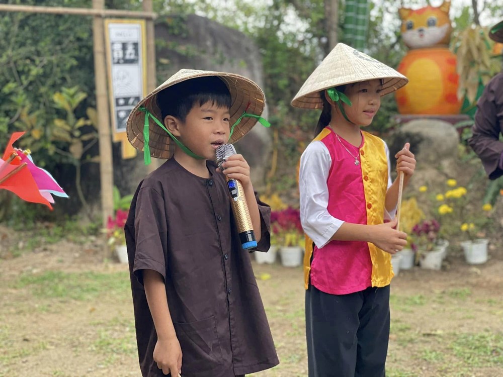 Bài chòi - “Đặc sản” níu chân du khách ở Gò Cỏ - ảnh 2
