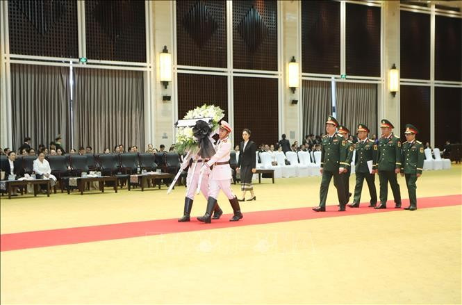 Đoàn đại biểu Bộ Quốc phòng Việt Nam do Thượng tướng Nguyễn Trường Thắng, Ủy viên Trung ương Đảng, Thứ trưởng Bộ Quốc phòng, làm Trưởng đoàn, viếng Chủ tịch Quốc hội Lào Xaysomphon Phomvihane. Ảnh: Xuân Tú/PV TTXVN tại Lào Đoàn đại biểu Bộ Quốc phòng Việt Nam do Thượng tướng Nguyễn Trường Thắng, Ủy viên Trung ương Đảng, Thứ trưởng Bộ Quốc phòng, làm Trưởng đoàn, viếng Chủ tịch Quốc hội Lào Xaysomphon Phomvihane. Ảnh: Xuân Tú/PV TTXVN tại Lào