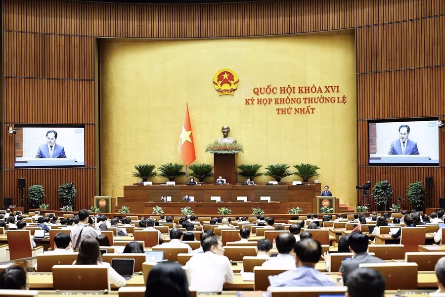 Chiều 12/8/2026, Bộ trưởng Bộ Nông nghiệp và Môi trường Trịnh Việt Hùng phát biểu giải trình, làm rõ một số vấn đề đại biểu Quốc hội nêu. Ảnh: Doãn Tấn/TTXVN Chiều 12/8/2026, Bộ trưởng Bộ Nông nghiệp và Môi trường Trịnh Việt Hùng phát biểu giải trình, làm rõ một số vấn đề đại biểu Quốc hội nêu. Ảnh: Doãn Tấn/TTXVN