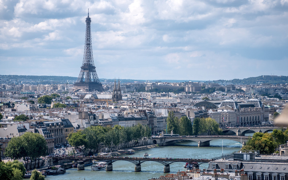 la-tour-eiffel-vue-de-la-tour-saint-jacques-paris-aout-2014-2.jpg