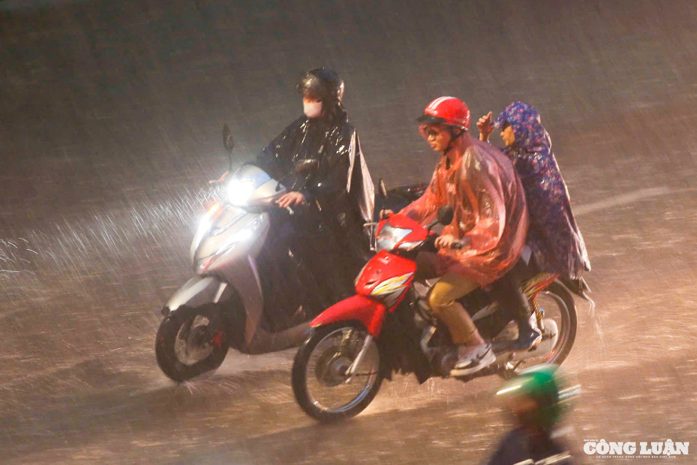 Cảnh báo mưa rất to từ Hà Tĩnh đến Đà Nẵng, nguy cơ lũ quét và sạt lở. Ảnh minh hoạ mua-.jpg