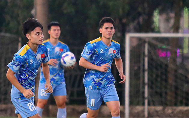 Khuất Văn Khang cùng đồng đội tích cực tập luyện hướng tới chiến thắng U23 Yemen