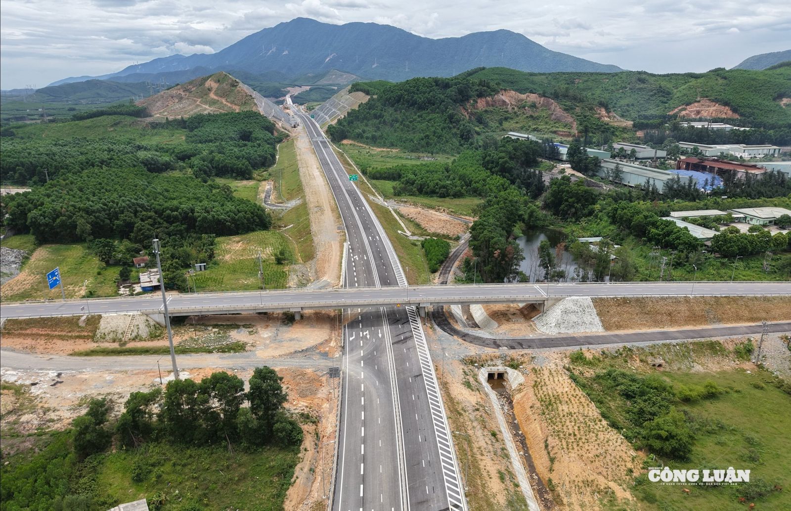 Cao tốc Vũng Áng- Bùng, một trong 13 dự án cao tốc Bắc- Nam do Nhà nước đầu tư Cao tốc Vũng Áng- Bùng, một trong 13 dự án cao tốc Bắc- Nam do Nhà nước đầu tư