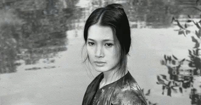 Nghệ sĩ Ưu tú Lê Vân trong bộ phim "Bao giờ cho tới tháng Mười" Nghệ sĩ Ưu tú Lê Vân trong bộ phim "Bao giờ cho tới tháng Mười"